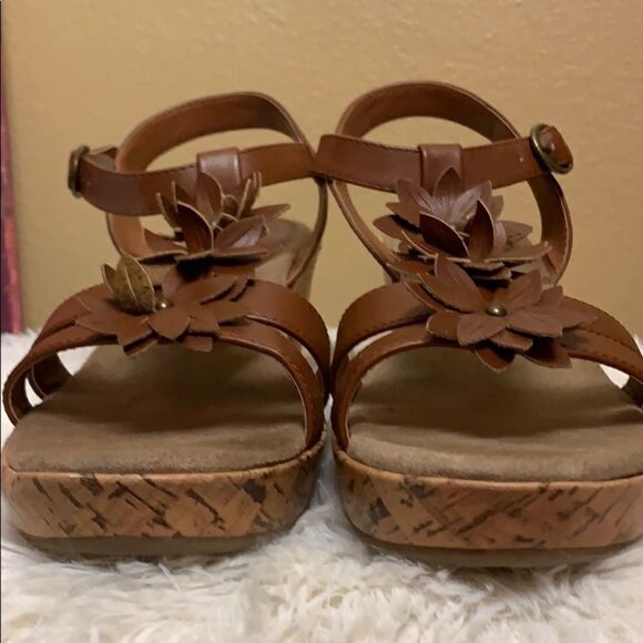 Brown wedges  - Picture 4 of 6